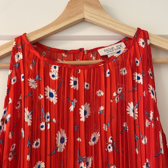 NWT! Rachel Zoe Pleated Sleeveless Floral Blouse - Picture 2 of 6